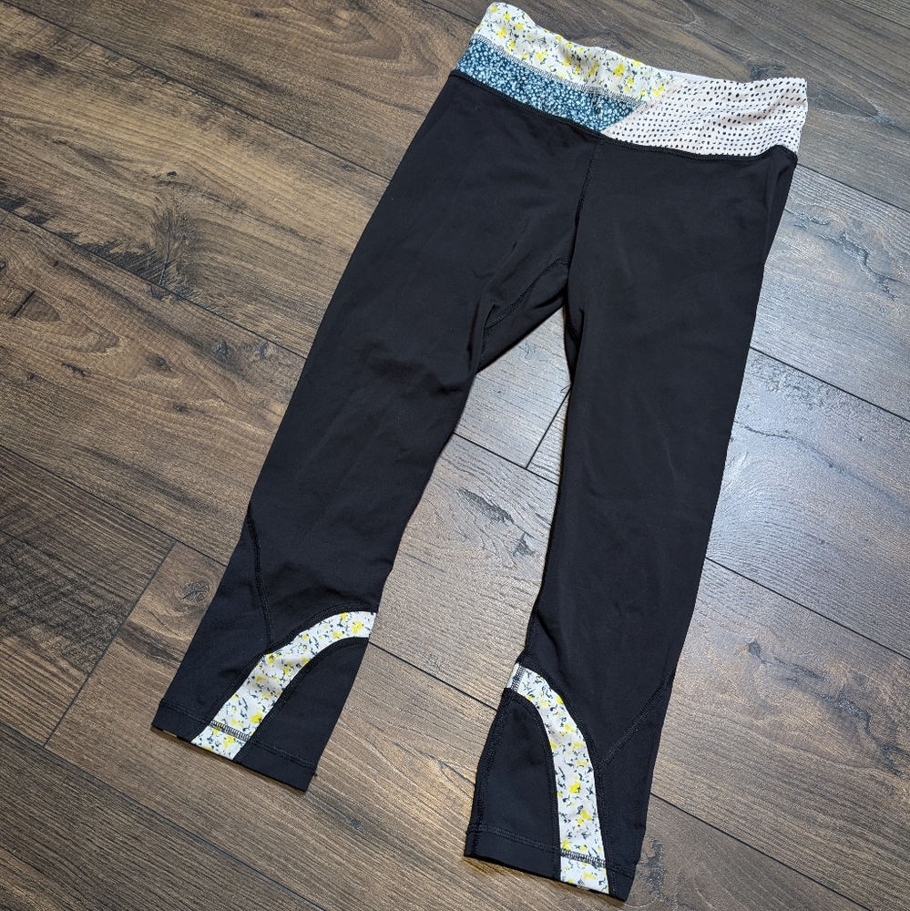 Lululemon Floral Band Legging Capris Size 4